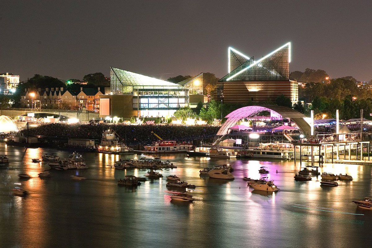 NASHVILLE (Tennessee)